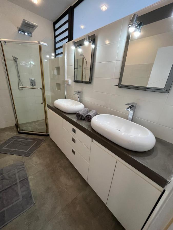 Villa Moderne A ทรู โอซ์ บิชส์ ภายนอก รูปภาพ